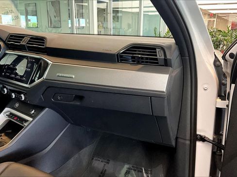 Used 2024 Audi Q3 2.0T Premium w/ Convenience Package image 19