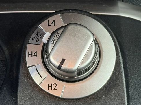 Used 2020 Toyota 4Runner SR5 Premium w/ Moonroof Package image 39