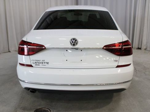 Used 2017 Volkswagen Passat 1.8T SE FWD image 29