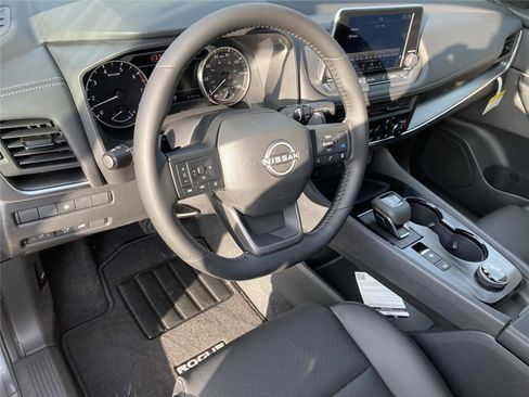 New 2026 Nissan Rogue SV image 7