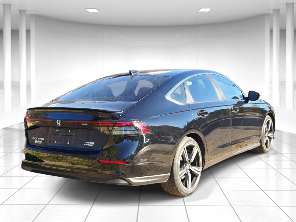 Used 2024 Honda Accord Sport image 3