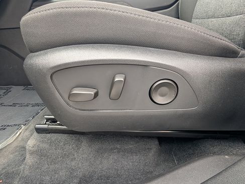 Used 2025 GMC Acadia Elevation image 20