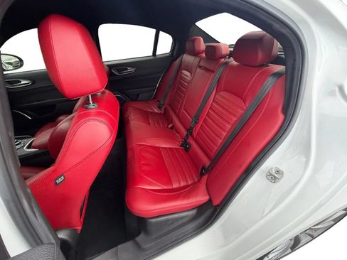 Used 2023 Alfa Romeo Giulia Sprint RWD image 15