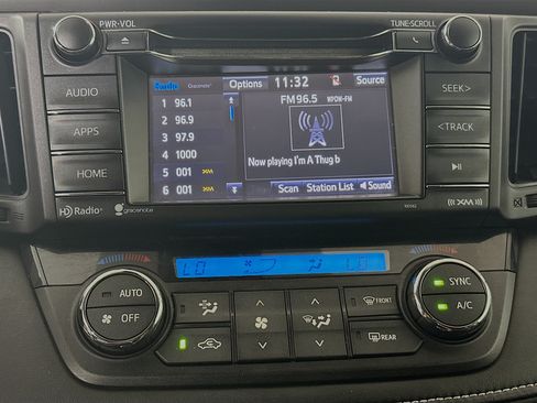 Used 2017 Toyota RAV4 XLE FWD image 23