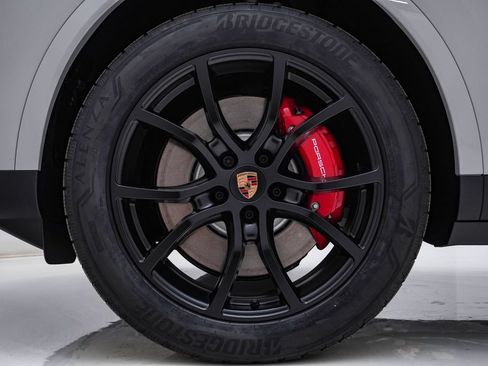 New 2026 Porsche Cayenne S AWD/4WD image 13