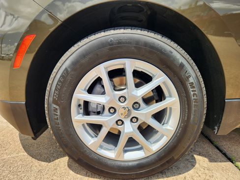 Certified 2024 Chevrolet Equinox LT FWD image 11