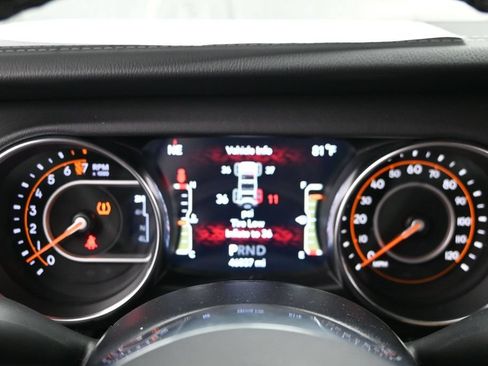 Used 2022 Jeep Wrangler Unlimited Sahara w/ LED Lighting Group AWD/4WD image 15