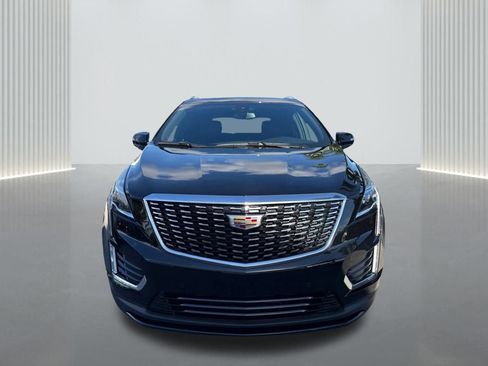 New 2025 Cadillac XT5 Luxury image 2