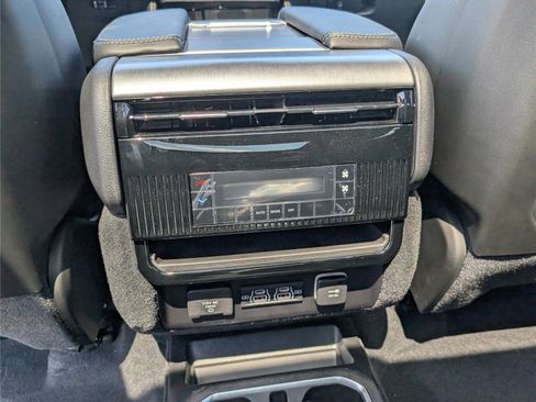 New 2026 Jeep Grand Wagoneer 4WD image 18