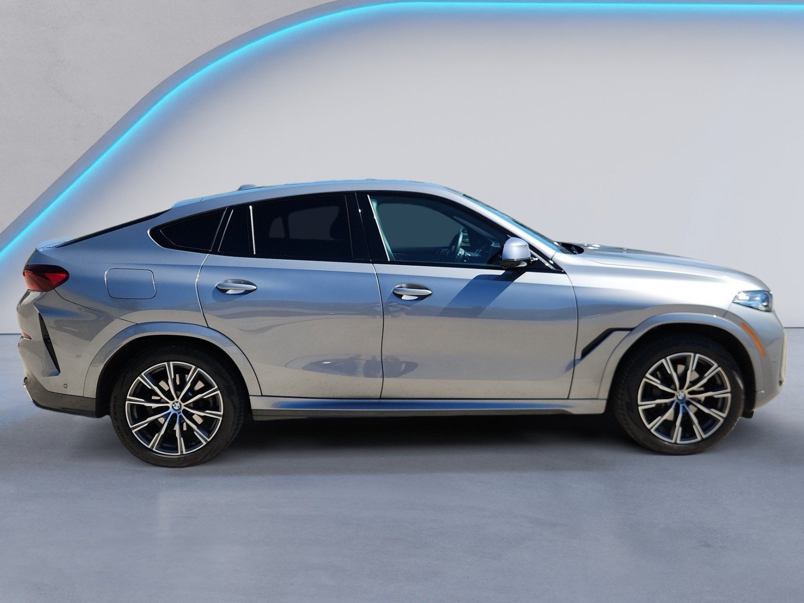 Used 2026 BMW X6 xDrive40i w/ Climate Comfort Package AWD/4WD image 3