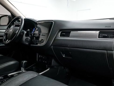 Used 2019 Mitsubishi Outlander SEL image 14