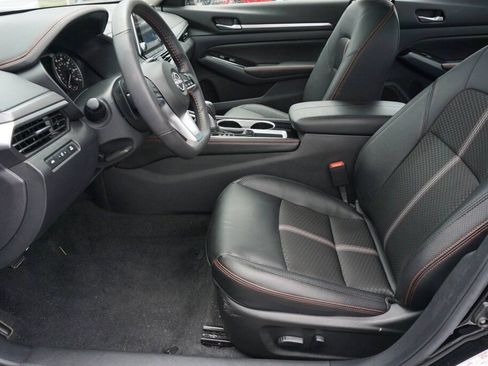 Certified 2025 Nissan Altima 2.5 SR image 28