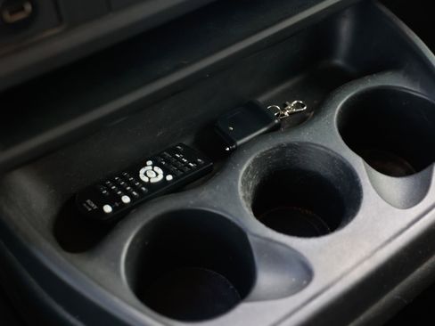 Used 2004 Chevrolet Express 3500 image 33