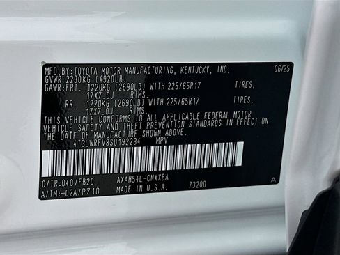 Certified 2025 Toyota RAV4 LE image 31