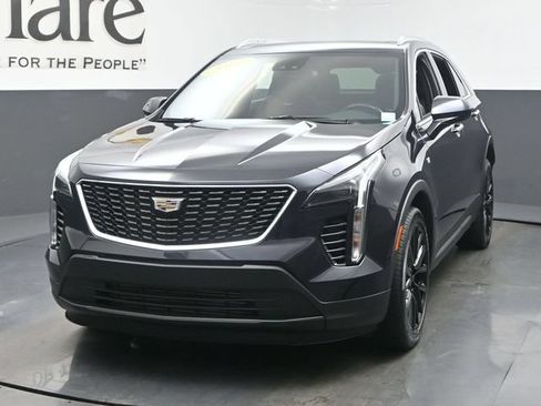 Used 2023 Cadillac XT4 Luxury w/ Cold Weather Package FWD image 7