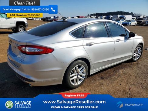 Used 2015 Ford Fusion SE w/ Equipment Group 202A image 4