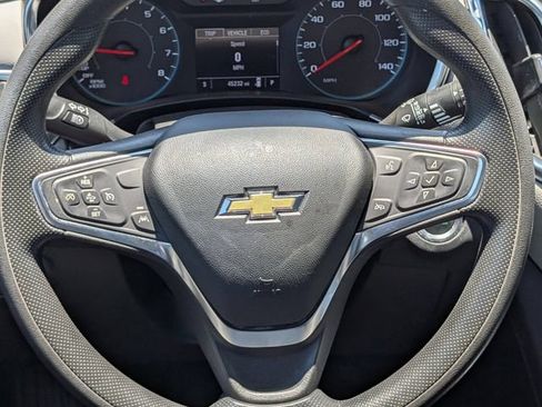 Used 2024 Chevrolet Equinox LS FWD image 13