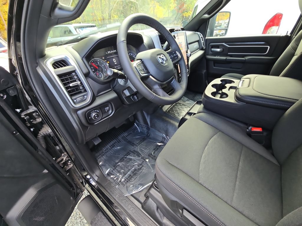 New 2026 RAM 3500 Big Horn AWD/4WD image 16