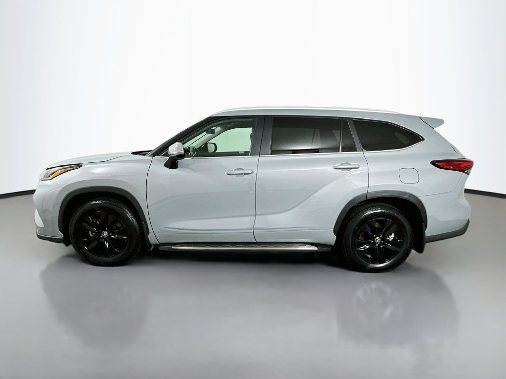 Used 2023 Toyota Highlander Bronze Edition FWD image 8