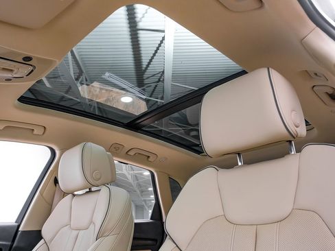 Used 2021 Audi Q5 Prestige w/ Prestige Package image 5