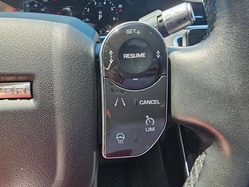 Used 2020 Land Rover Range Rover Evoque SE image 22