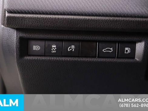 Used 2025 Toyota Camry SE image 31