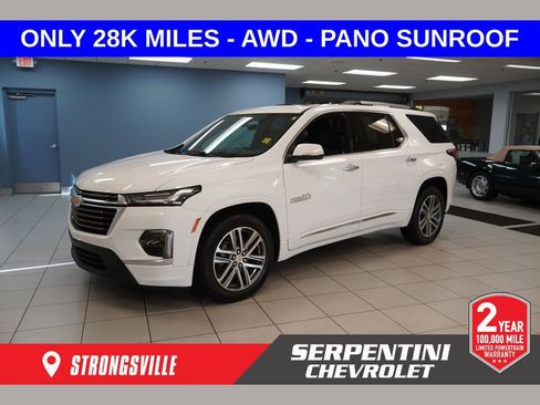 Used 2023 Chevrolet Traverse High Country w/ LPO, Floor Liner Package AWD/4WD image 1