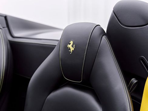 Used 2019 Ferrari 488 Spider RWD image 59