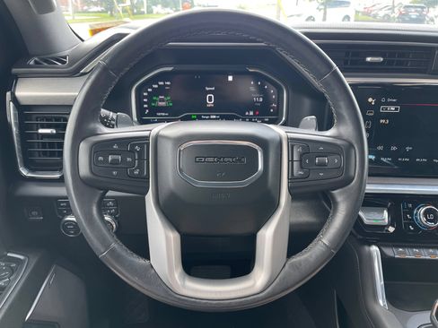 Used 2022 GMC Sierra 1500 Denali w/ Technology Package AWD/4WD image 10