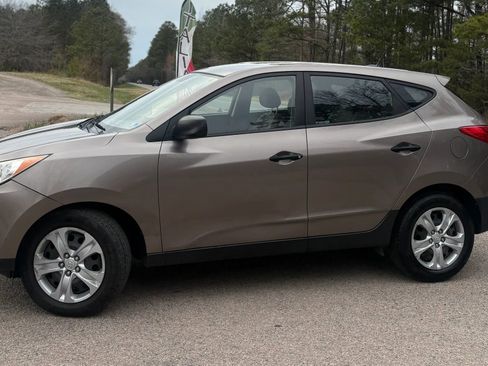 Used 2010 Hyundai Tucson GLS image 3