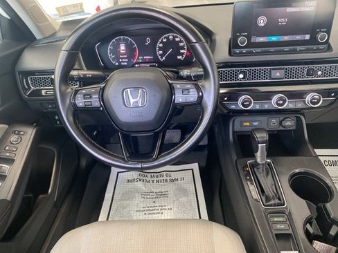 Used 2022 Honda Civic EX image 2