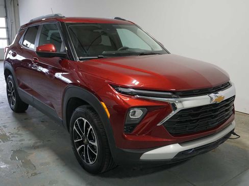 Used 2025 Chevrolet TrailBlazer LT image 4