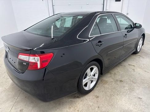 Used 2014 Toyota Camry SE FWD image 5