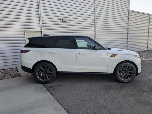 New 2026 Land Rover Range Rover Sport SE image 6