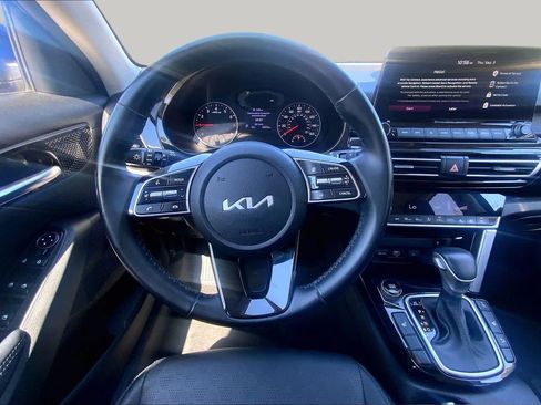 Used 2023 Kia Seltos EX AWD/4WD image 6