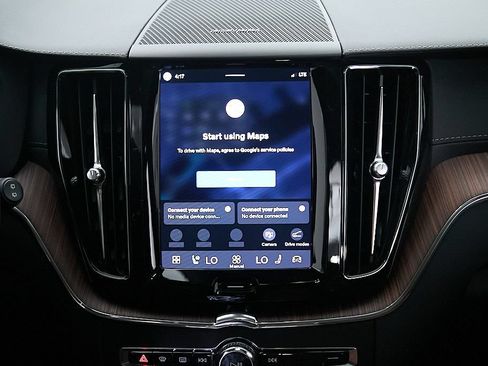Certified 2023 Volvo XC60 T8 Ultimate w/ Climate Package AWD/4WD image 28