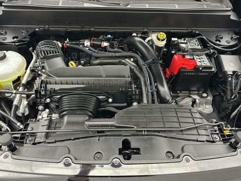 Used 2025 Ford Maverick Lobo AWD/4WD image 26