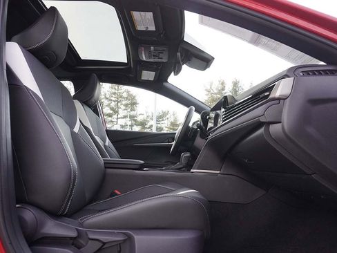 Used 2025 Toyota Camry SE w/ Multimedia Upgrade Package image 32