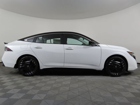 New 2026 Nissan Sentra SR w/ Floor Mat Package image 2