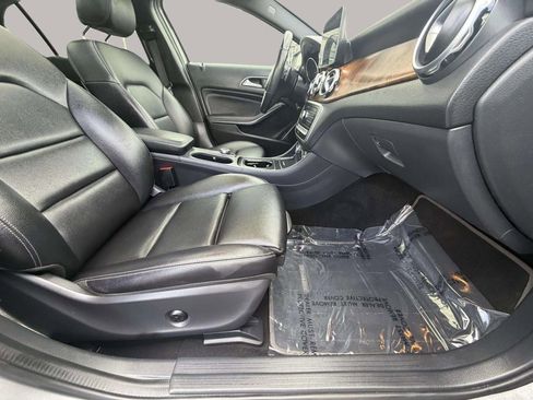 Used 2019 Mercedes-Benz GLA 250 4MATIC image 17