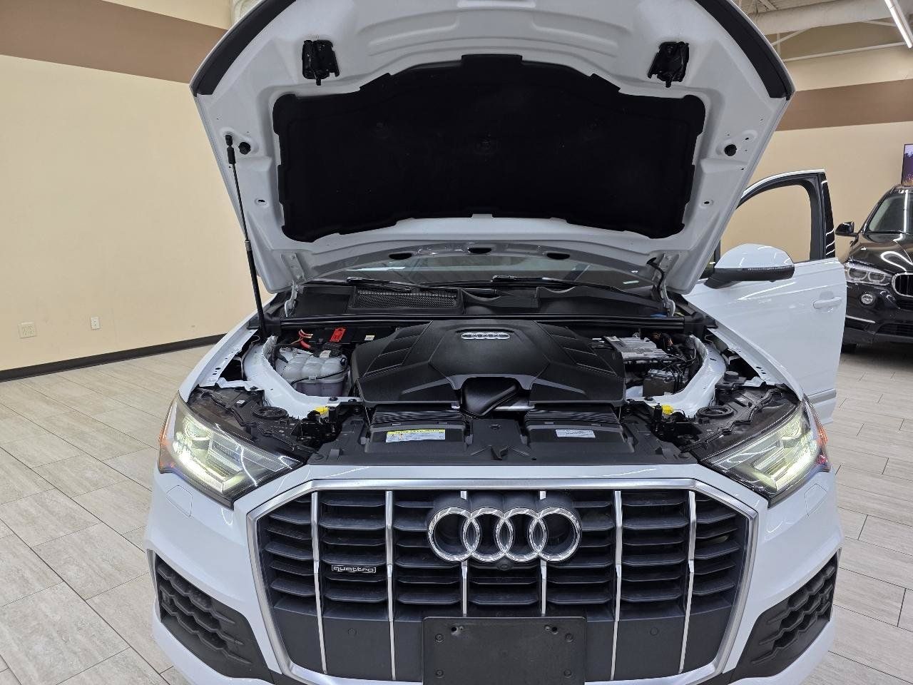 Used 2020 Audi Q7 3.0T Premium Plus w/ Premium Plus Package AWD/4WD image 46