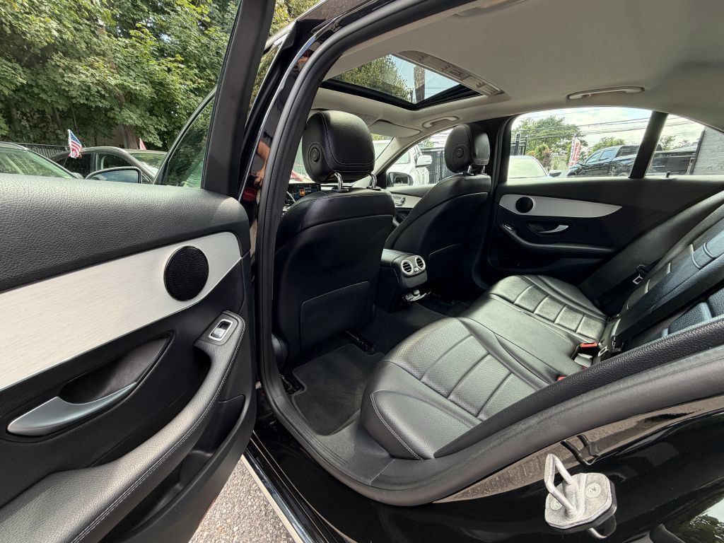 Used 2021 Mercedes-Benz C 300 4MATIC Sedan image 16