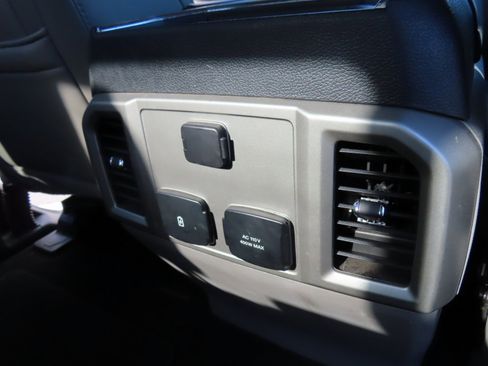 Used 2018 Ford F150 Lariat image 37