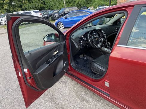 Used 2011 Chevrolet Cruze LT w/ RS Package FWD image 9