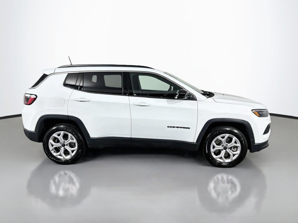 New 2026 Jeep Compass Latitude AWD/4WD image 8