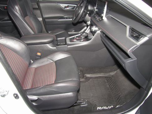 Used 2022 Toyota RAV4 XSE image 21