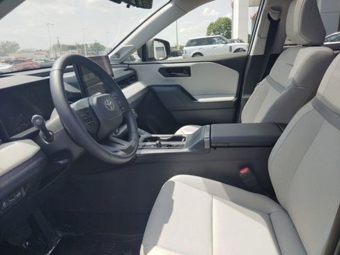 New 2026 Toyota RAV4 FWD image 8