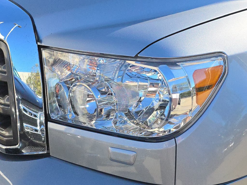 Used 2014 Toyota Sequoia SR5 AWD/4WD image 36