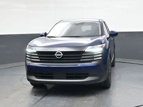 Certified 2025 Nissan Kicks SV image 9