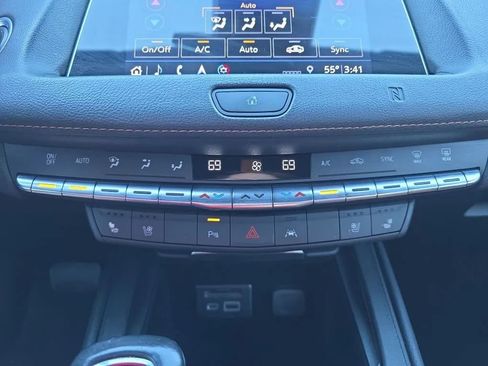 Used 2019 Cadillac XT4 Premium Luxury image 35